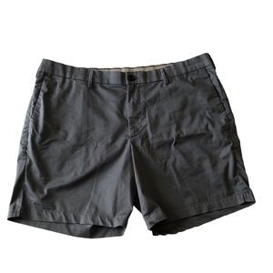 Banana Republic Men’s 7” Short  Gray Size 38